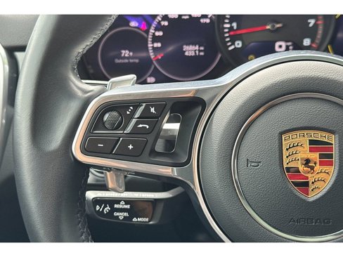 Used 2022 Porsche Cayenne image 29