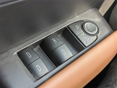 Used 2023 GMC Canyon AT4 image 23