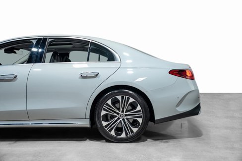 Used 2024 Mercedes-Benz E 350 4MATIC Sedan w/ Driver Assistance Package image 27