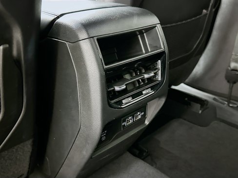 Used 2024 Jeep Grand Cherokee Altitude image 27