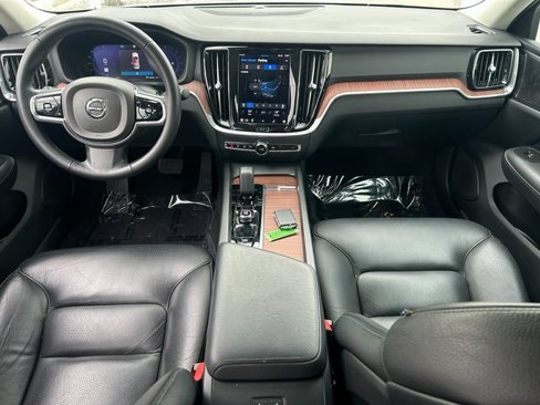 Used 2024 Volvo S60 B5 Plus image 28