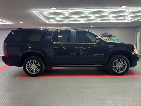 Used 2014 Cadillac Escalade ESV Premium image 8