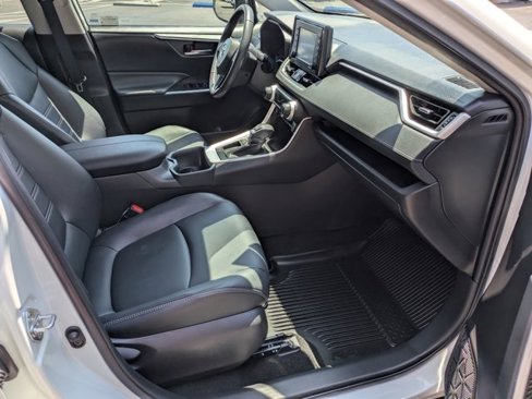 Certified 2022 Toyota RAV4 XLE Premium image 5