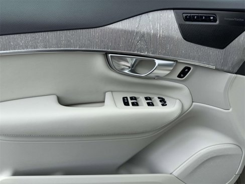 Used 2024 Volvo XC90 B6 Plus w/ Protection Package image 15