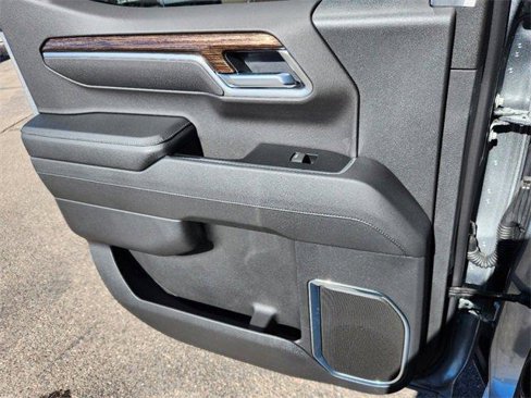 New 2025 GMC Sierra 1500 SLE w/ X31 Off-Road Package image 10