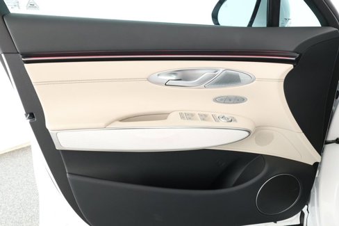 Used 2026 Genesis GV70 2.5T Advanced image 9
