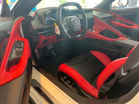 New 2025 Chevrolet Corvette E-Ray w/ Stealth Interior Trim Package image 9