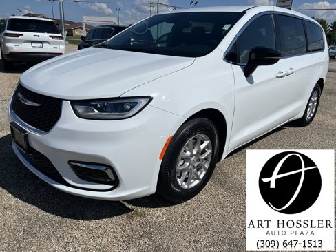New 2026 Chrysler Pacifica Select image 1