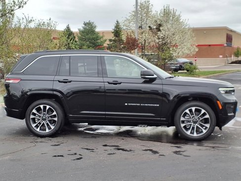 New 2025 Jeep Grand Cherokee Overland w/ Luxury Tech Group IV image 8