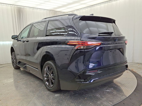 Used 2025 Toyota Sienna XSE image 28