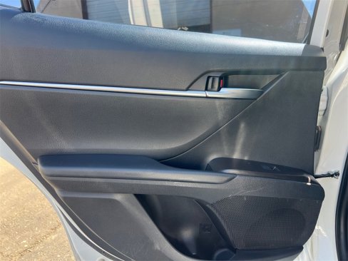 Used 2022 Toyota Camry SE image 27