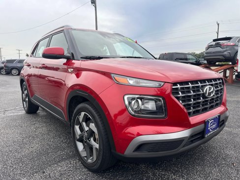 Used 2023 Hyundai Venue SEL image 3