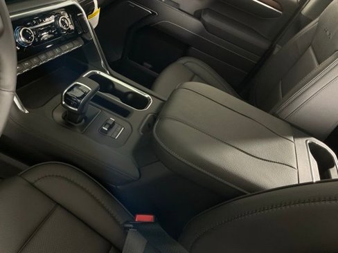 New 2026 GMC Sierra 1500 Denali w/ Denali Reserve Package image 17