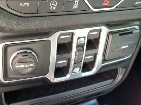 Used 2024 Jeep Wrangler Sport S image 24
