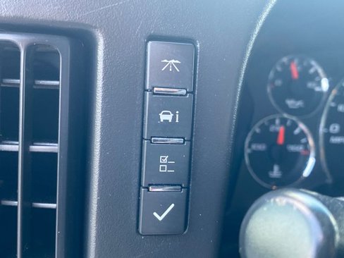 Used 2014 Chevrolet Express 3500 Extended image 28
