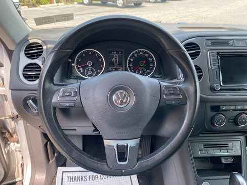Used 2017 Volkswagen Tiguan S image 13
