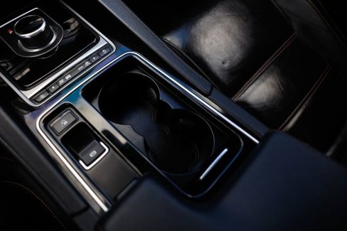 Used 2020 Jaguar F-PACE Prestige image 44
