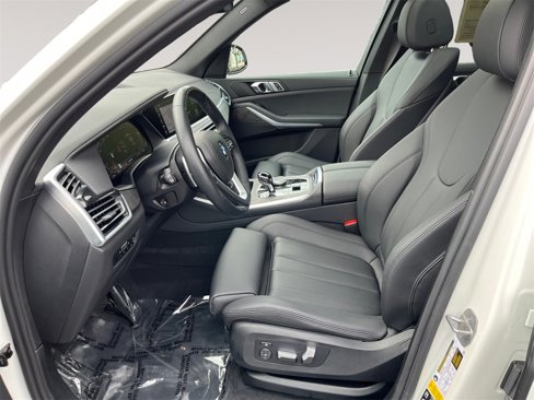 Certified 2022 BMW X5 xDrive40i w/ Parking Assistance Package image 9