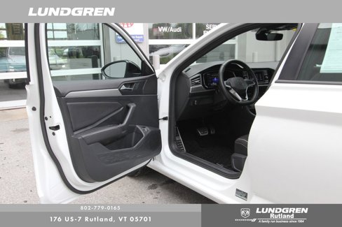 Used 2023 Volkswagen Jetta Sport image 10