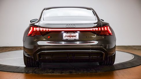 New 2025 Audi S e-tron GT Prestige image 16