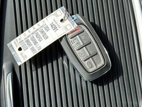New 2024 Chrysler Pacifica Touring-L image 27