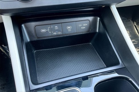 Certified 2025 Hyundai Tucson SE image 32
