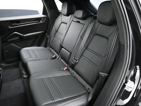 New 2025 Porsche Cayenne Turbo image 25
