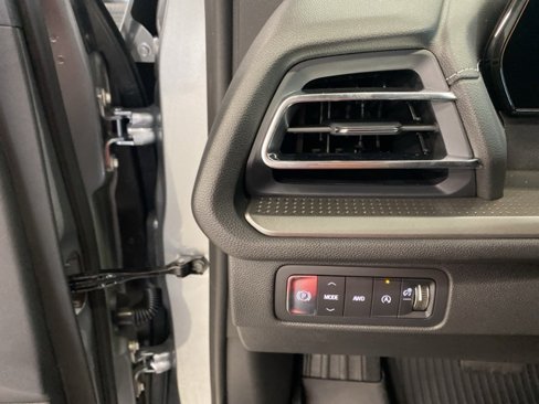 New 2026 Chevrolet Traverse LT w/ Driver Confidence Package image 12
