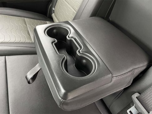 Used 2024 Chevrolet Silverado 2500 ZR2 w/ Technology Package image 13