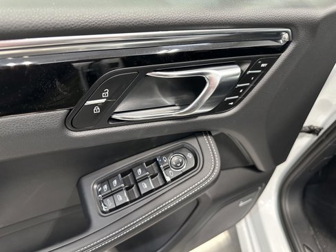 New 2025 Porsche Macan Turbo image 17