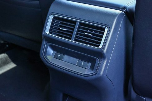 New 2025 Volkswagen Atlas Cross Sport SEL Premium R-Line image 28