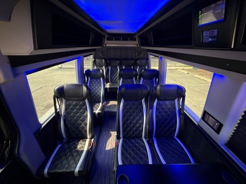 Used 2023 Mercedes-Benz Sprinter 3500 image 27