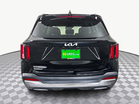 Used 2024 Kia Sorento S image 7