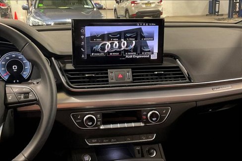 Certified 2025 Audi Q5 2.0T Premium image 6