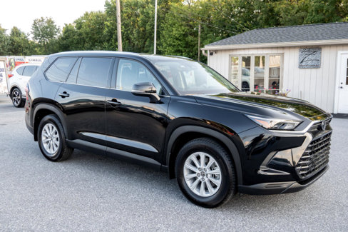 Used 2024 Toyota Grand Highlander AWD image 4