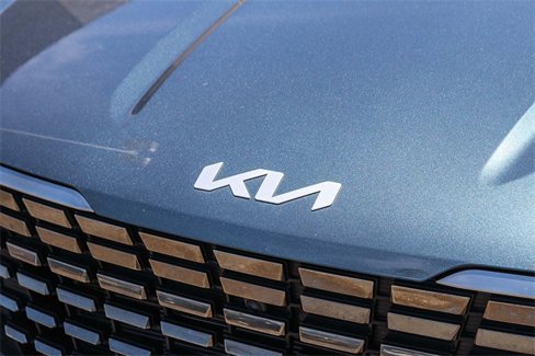 Used 2024 Kia Carnival SX Prestige image 7