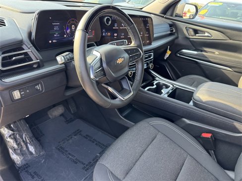 Used 2025 Chevrolet Traverse LT w/ Enhanced Driving Package image 9