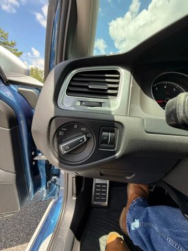 Used 2017 Volkswagen Golf Alltrack S image 33