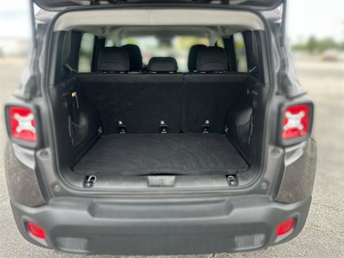 Used 2019 Jeep Renegade Latitude image 18