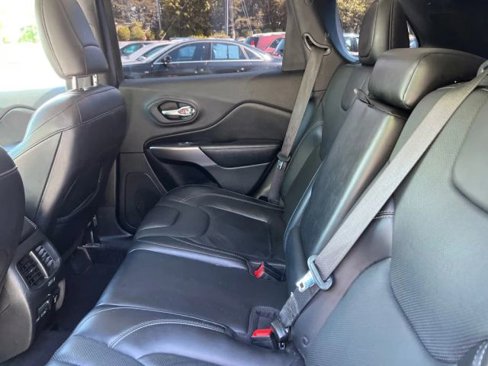 Used 2019 Jeep Cherokee Limited image 20