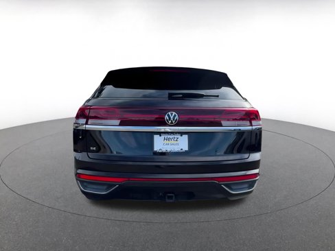 Used 2025 Volkswagen Atlas Cross Sport SE image 12