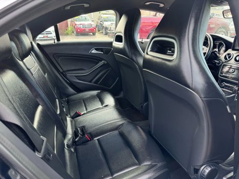 Used 2015 Mercedes-Benz CLA 250 image 16