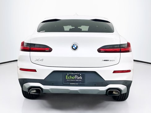 Used 2024 BMW X4 xDrive30i image 7