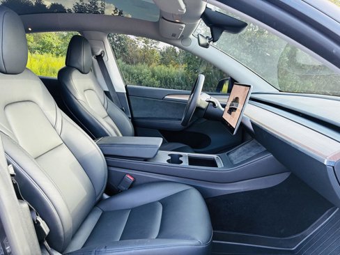 Used 2025 Tesla Model Y Long Range image 27