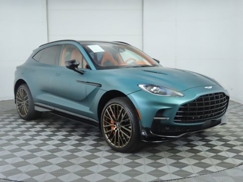 Used 2025 Aston Martin DBX 707 image 3