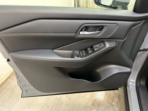 New 2026 Nissan Rogue SV image 12