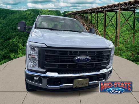 New 2026 Ford F250 XL w/ XL Off-Road Package image 2