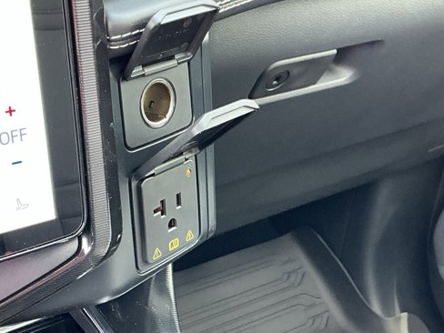 New 2025 Ford F150 Lightning Platinum image 32