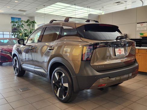 New 2026 Nissan Kicks SR w/ Cold Weather Package image 2