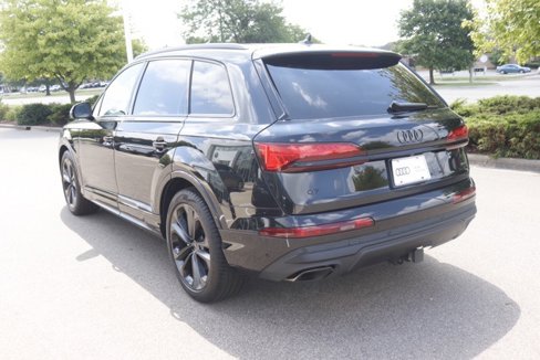 New 2025 Audi Q7 3.0T Prestige image 8